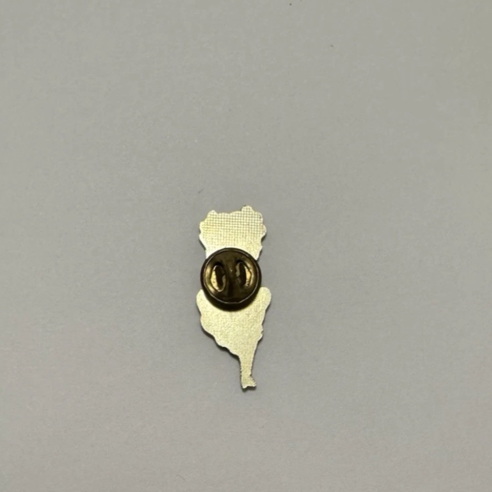 Betty Boop Red Dress Pin - Picture 2 of 2